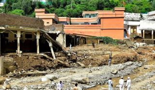 بونیر: عمر خان کے گھر کے 21 افراد سیلابی ریلے میں بہہ گئے