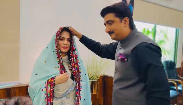احمد شاہ اور صنم ماروی کے درمیان معاملہ حل ہوگیا