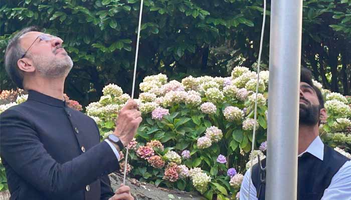 ویانا اور دی ہیگ میں پاکستان کے یوم آزادی اور معرکہ حق کی کامیابی کا جشن