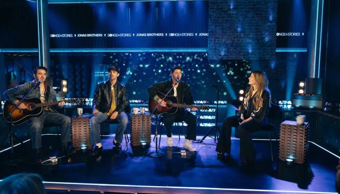 Jonas Brothers reunite with Kelly Clarkson after decades