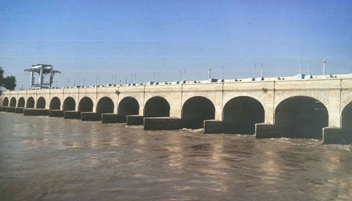 دریائے سندھ میں تونسہ، گڈو بیراج پر درمیانے درجے کا سیلاب