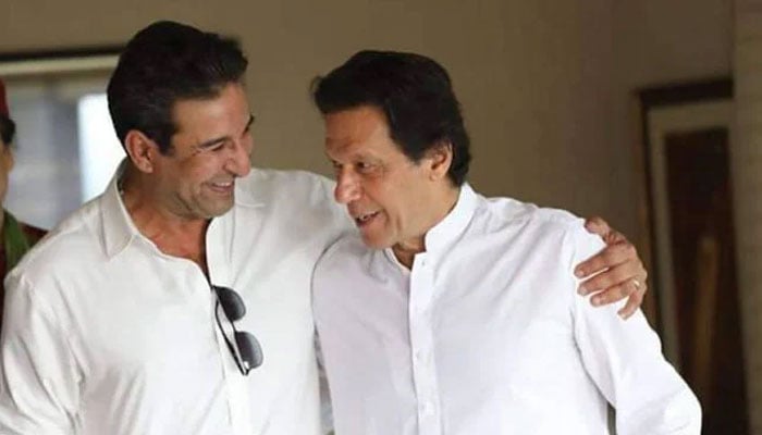 لیجنڈری فاسٹ بولر وسیم اکرم نے اپنی کامیابیوں کا کریڈٹ عمران خان کو دے دیا