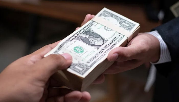 نئے مالی سال کے پہلے ماہ کتنی بیرونی فنڈنگ آئی؟ اعداد و شمار آگئے
