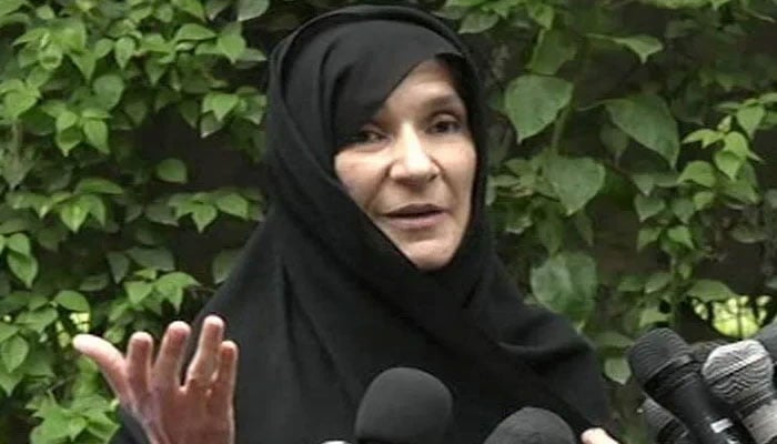 عظمیٰ خان نے نیا پنڈورا باکس کھول دیا، پی ٹی آئی میں نیا تنازع کھڑا ہوگیا