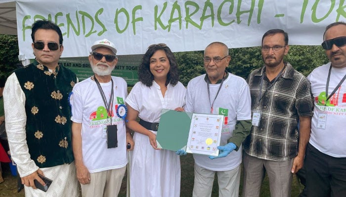 کینیڈا: فرینڈز آف کراچی کے زیر اہتمام حلیم پارٹی، شرکاء نے یکجہتی کا مظہر قرار دے دیا