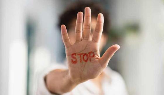 40 فیصد بھارتی خواتین خود کو محفوظ نہیں سمجھتیں، قومی رپورٹ