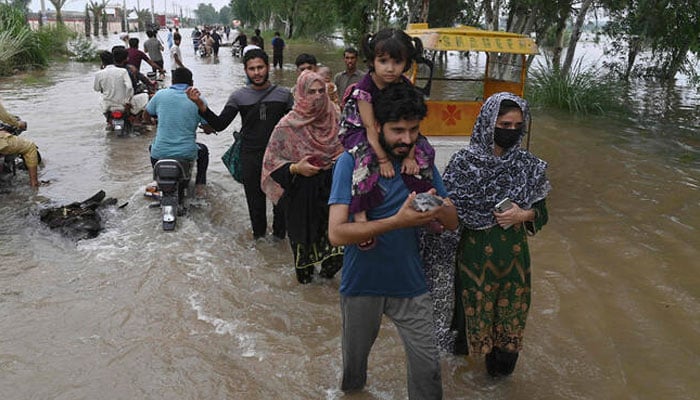 پنجاب کے دریاؤں میں شدید سیلابی صورتحال، 20 لاکھ سے زائد افراد متاثر