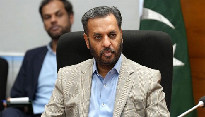 ڈاکٹر روزانہ 300 مریض دیکھتے ہیں حالانکہ ان کی رینج 35، 40 مریض ہوتی ہے: مصطفی کمال