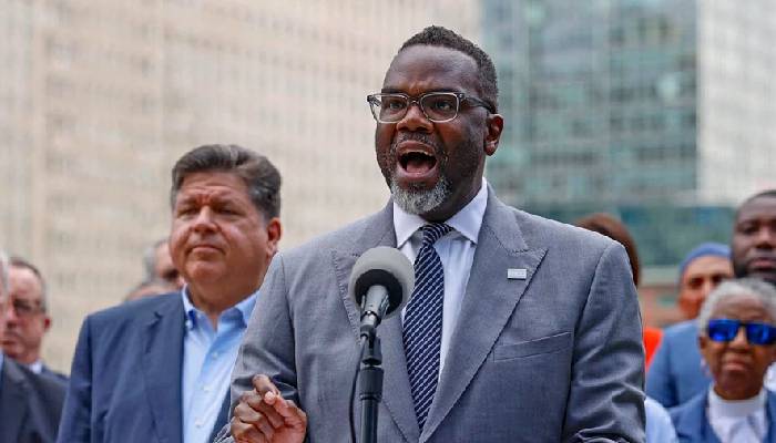 Chicago Democrat mayor signs order to block Trump troop deployment in city