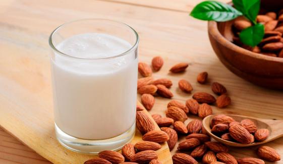 بادام کے دودھ کے حیرت انگیز فوائد