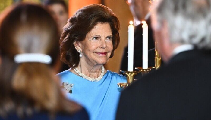 Queen Silvia makes solo appearance at Drottningholm Palace after Öland rally