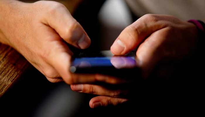 بھارت: ڈلیوری بوائے نے خاتون کے بیٹے کی گردن پر چھری رکھ کر نازیبا ویڈیو بنالی