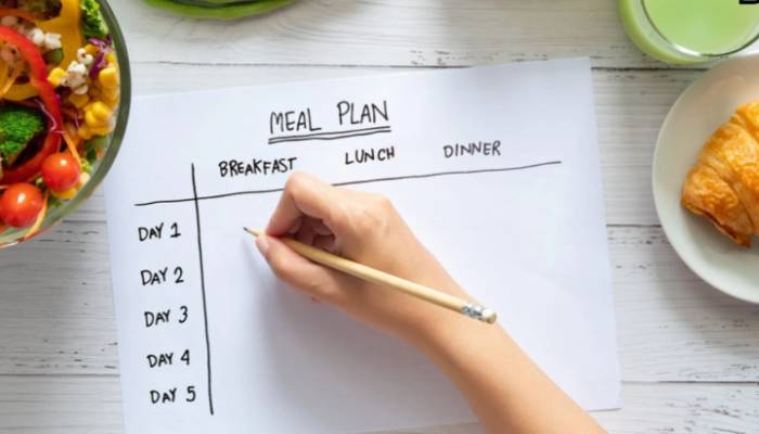 One meal a day (OMAD) diet: Health benefits, risks and more