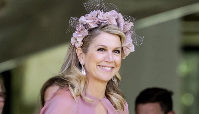 Iconic hairstyles and makeup: