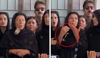 علیمہ خان کو 2 لڑکیوں نے انڈا مار دیا