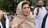 علیمہ خان سے تلخ سوالات، جواب دینے کے بجائے گاڑی میں بیٹھ گئیں