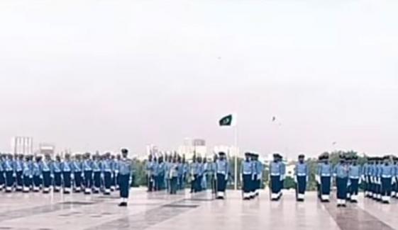 یومِ دفاع: مزارِ قائد پر گارڈز کی تبدیلی کی پُروقار تقریب