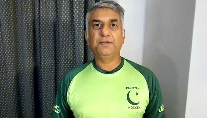 پاکستان ہاکی ٹیم کے ہیڈ کوچ طاہر زمان—فائل فوٹو