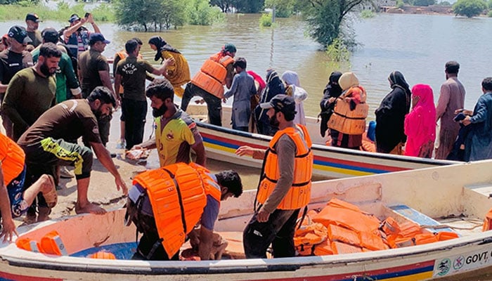 3 دریاؤں کے سیلابی ریلے جنوبی پنجاب کیلئے خطرہ بن گئے