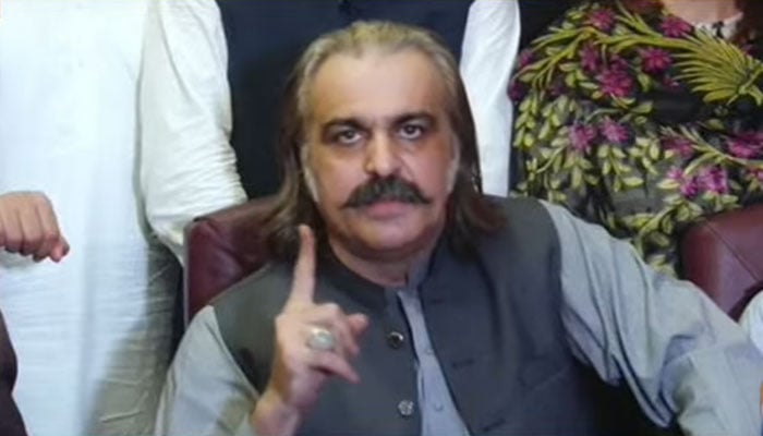 وزیرِ اعلیٰ خیبر پختون خوا علی امین گنڈاپور—فائل فوٹو