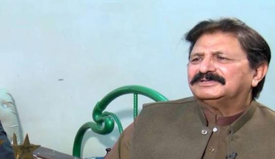 پشاور: سینئر اداکار عشرت عباس انتقال کرگئے