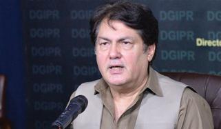 ’وفاقی وزراء ایک پٹاخے پر بھی بیرون ملک بنائے گئے محلات کی طرف دوڑتے ہیں‘