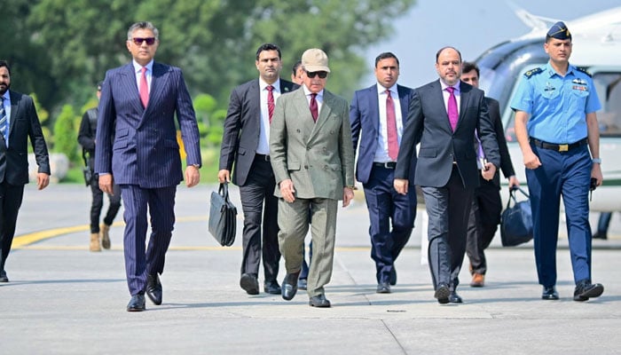 وزیراعظم شہباز شریف 3 ملکی دورے پر روانہ