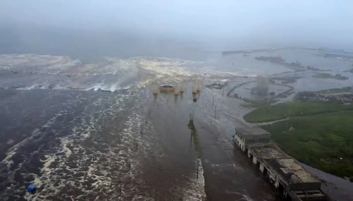 7.8 magnitude earthquake in Russias Far East region prompts tsunami alert