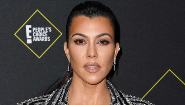 Kourtney Kardashian debuts new look amid her COVID battle