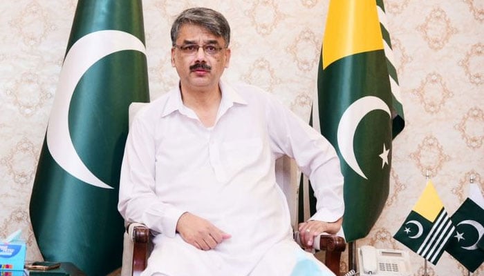 وزیرِاعظم آزاد کشمیر چوہدری انوارالحق—فائل فوٹو