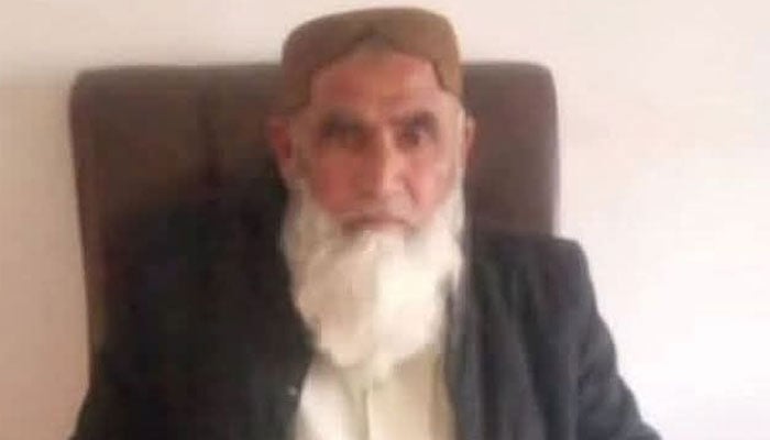 زیارت سے 1 ماہ قبل اغواء کے بعد بیٹے سمیت قتل کیے گئے اسسٹنٹ کمشنر محمد افضل—فائل فوٹو