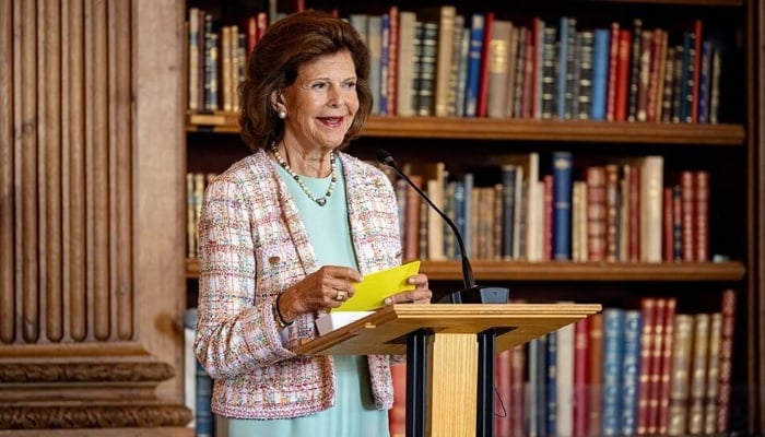 Queen Silvia hosts key ceremony for young social leaders at Royal Palace
