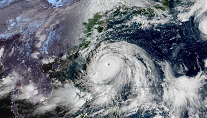 Typhoon Ragasa hits Philippines, thousands evacuated amid storm surges