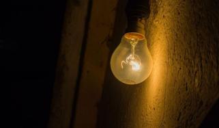 بھارت: گاؤں میں آزادی کے 78 سال بعد پہلی بار بجلی کی فراہمی پر جشن