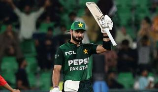 صاحبزادہ فرحان نے ایک سال میں 1500 رنز بنالیے