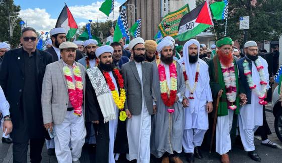 لوٹن، مرکزی جامع مسجد سے جشن عید میلاد النبی کا جلوس نکالا گیا
