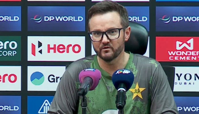 کھلاڑیوں کی فائٹ پر فخر ہونا چاہیے، شاندار میچ جیتا ہے، ہیڈ کوچ مائیک ہیسن