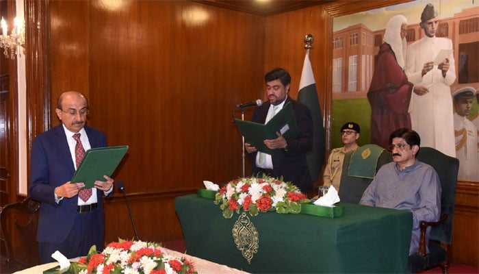 اسماعیل راہو نے صوبائی وزیر کا حلف اٹھا لیا، وزرا کے قلمدانوں میں تبدیلی کا نوٹیفکیشن جاری