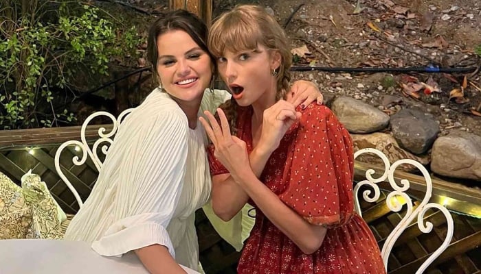 Taylor Swift lands in California for Selena Gomezs wedding weekend