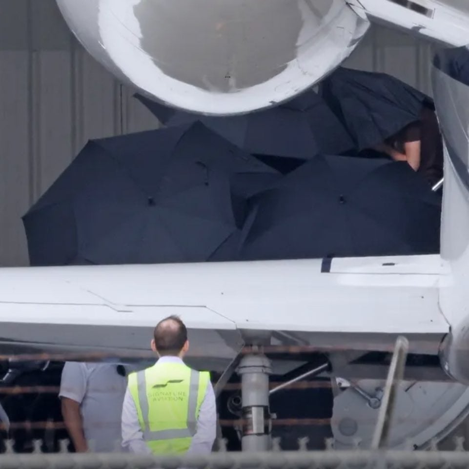 Taylor Swift arrives for Selena Gomezs wedding weekend