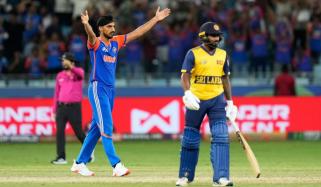 کیا سپر اوور میں سری لنکا کے 3 کھلاڑی آؤٹ ہوئے؟