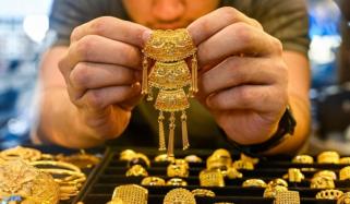 کراچی: دو روز کمی کے بعد فی تولہ سونے کی قیمت میں بڑا اضافہ