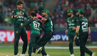 شاہین آفریدی جہاز کا اسٹائل بنا کر حارث رؤف کی طرف کیوں بھاگے؟