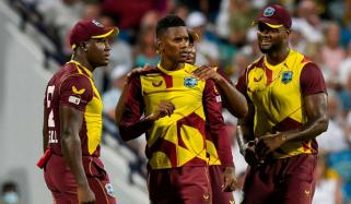 ’آئینہ دیکھ کر خود سے پوچھنا چاہیے کہ کیا ہم واقعی انٹرنیشنل سطح کے کھلاڑی ہیں‘