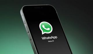 واٹس ایپ کی بڑی اپڈیٹ: اے آئی تھیمز، میسج سمریز اور ڈاکیومنٹ اسکینر متعارف