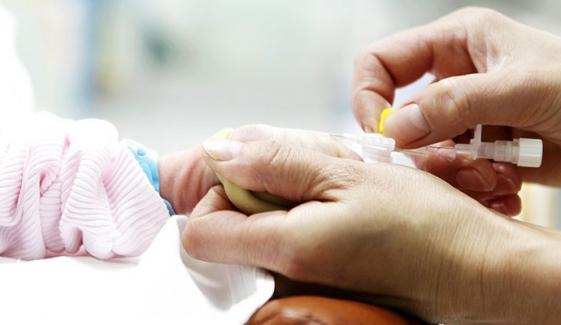 امریکا: پیدائش کے فوراً بعد دی جانے والی ہیپاٹائٹس بی ویکسین کی تاخیر پر غور