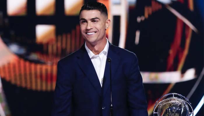 Ronaldo receives ‘special recognition’ for 22-year of service to National Team