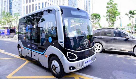 چین میں جدید ڈرائیور کے بغیر بسیں سڑکوں پر دوڑنے لگیں