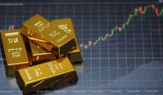 سونا عالمی سطح پر تاریخ کی بلند ترین سطح پر پہنچ گیا 