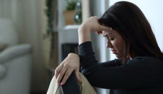 خواتین کیوں زیادہ ڈپریشن کا شکار ہوتی ہیں؟ 